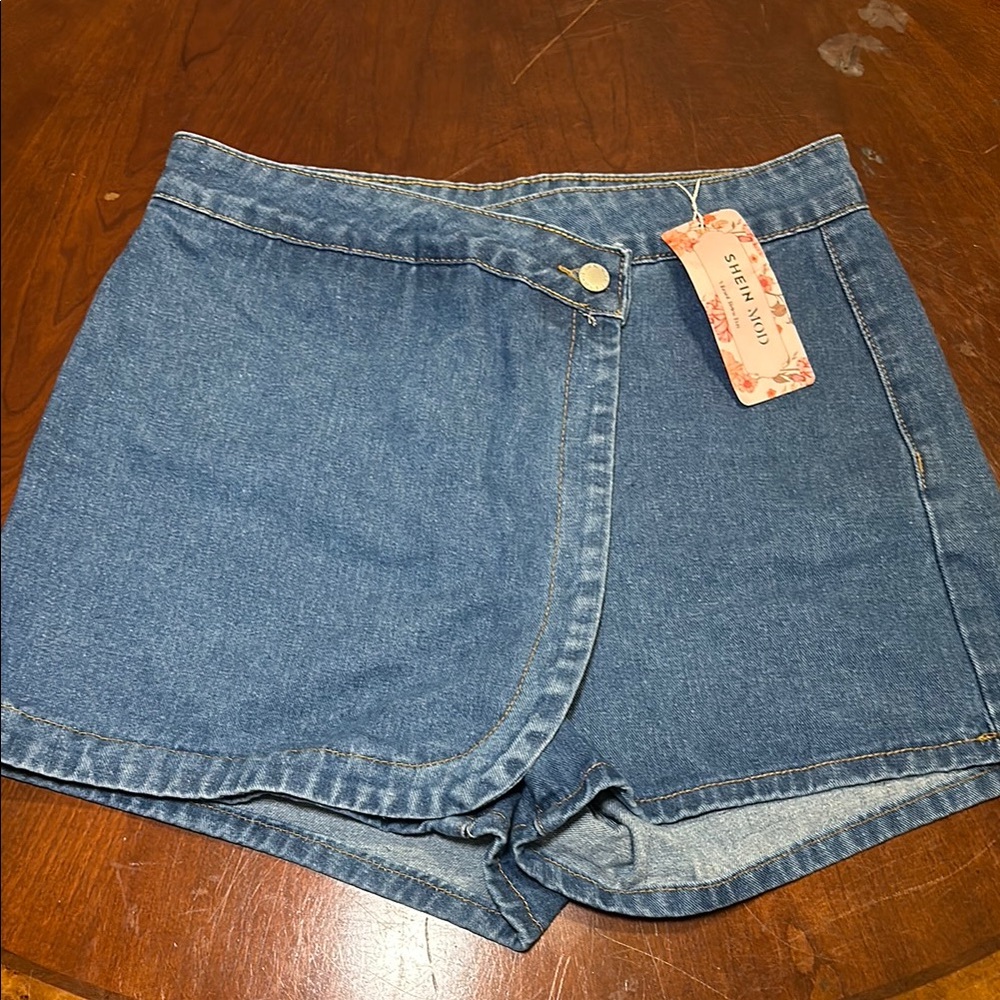 SHEIN Mod skort size 30‎